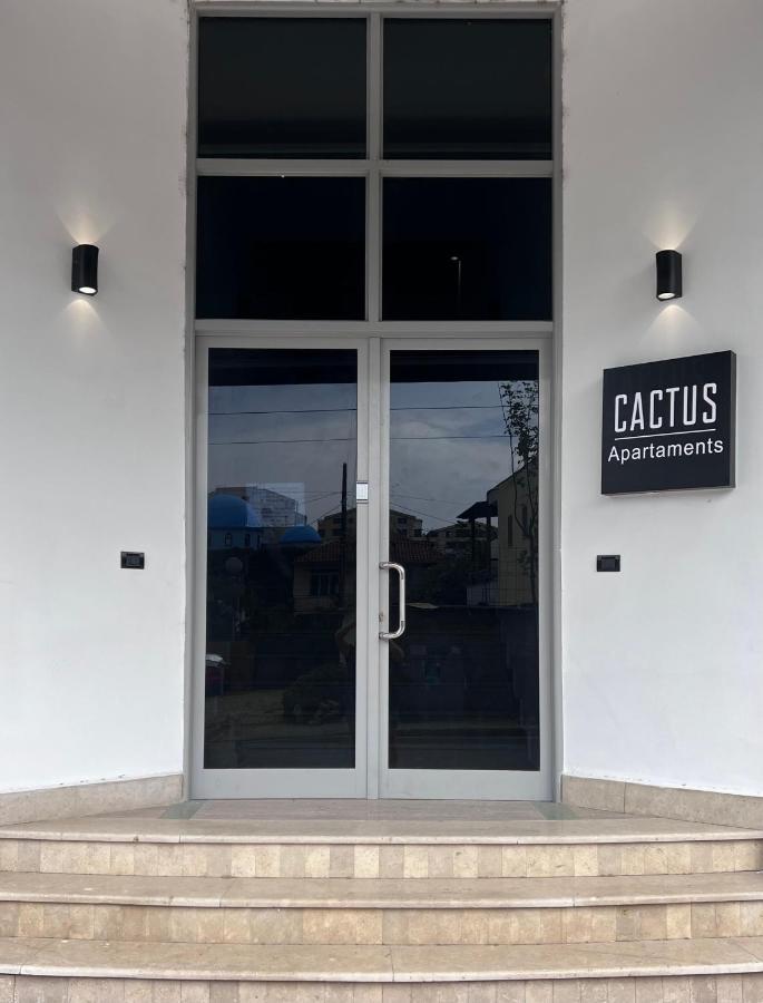 Cactus Apartments Durres Bagian luar foto