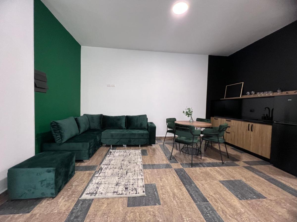 Cactus Apartments Durres Bagian luar foto