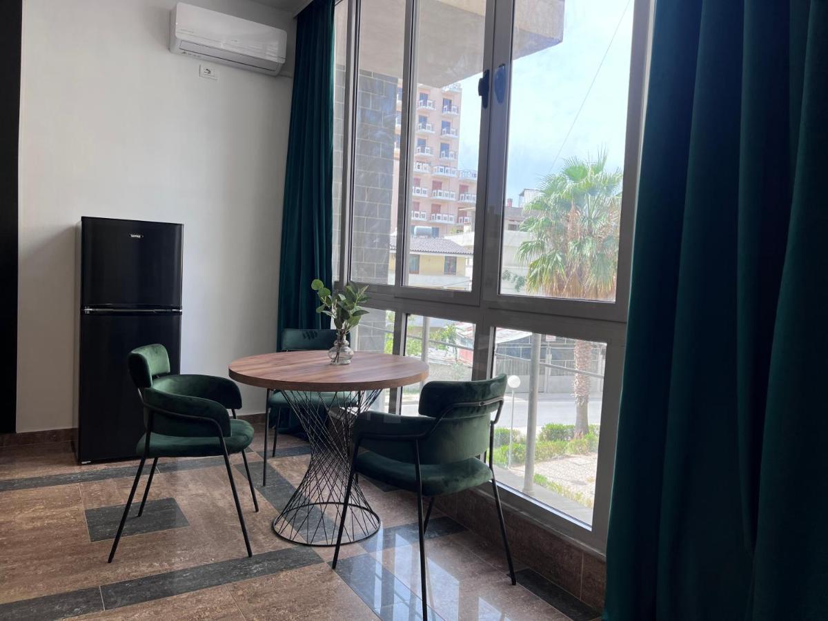 Cactus Apartments Durres Bagian luar foto