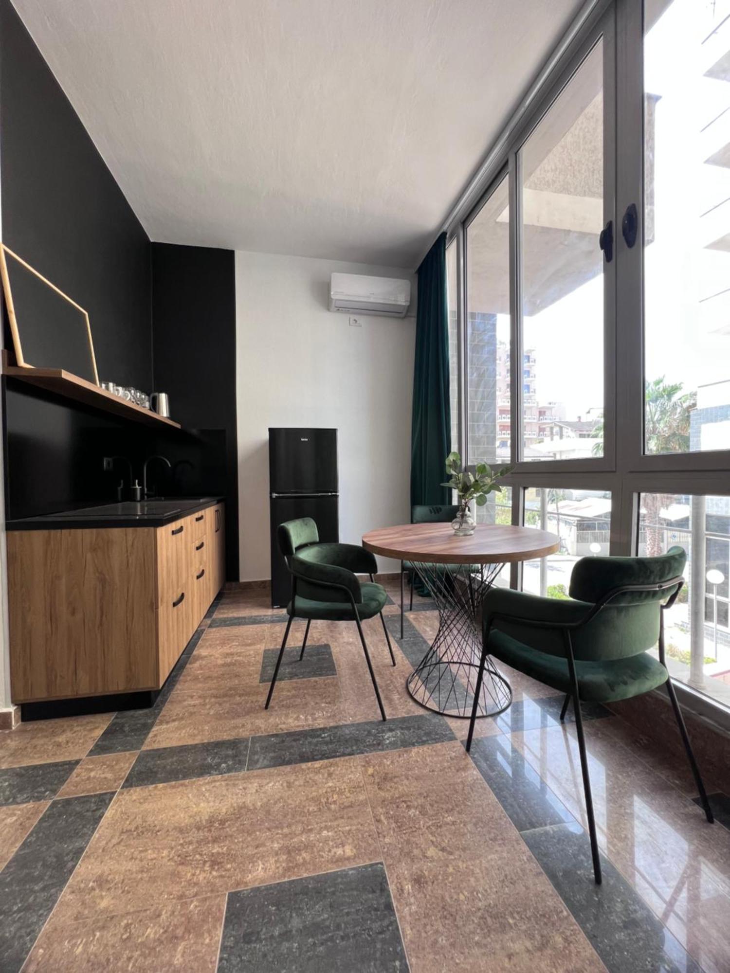 Cactus Apartments Durres Bagian luar foto