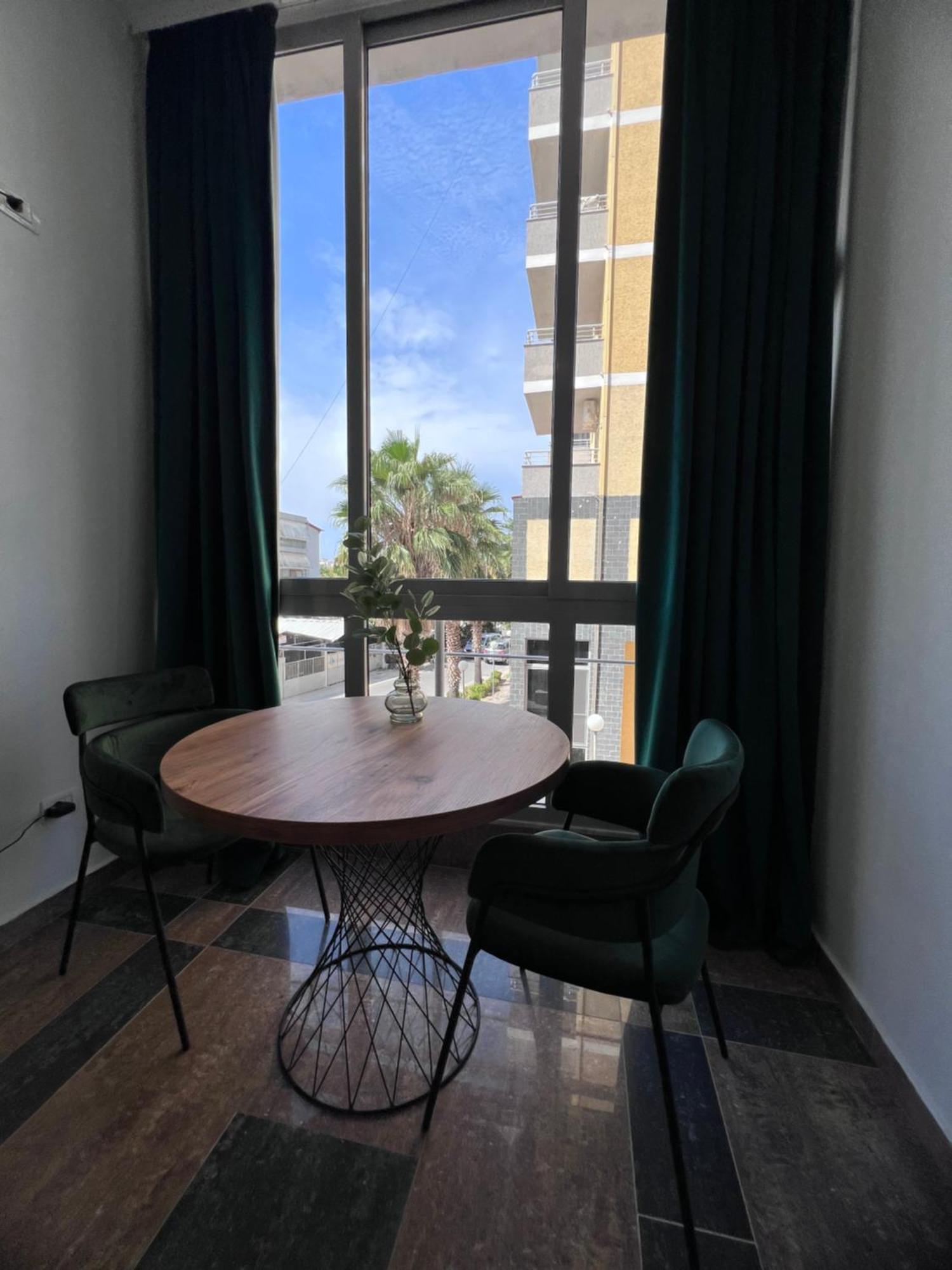 Cactus Apartments Durres Bagian luar foto