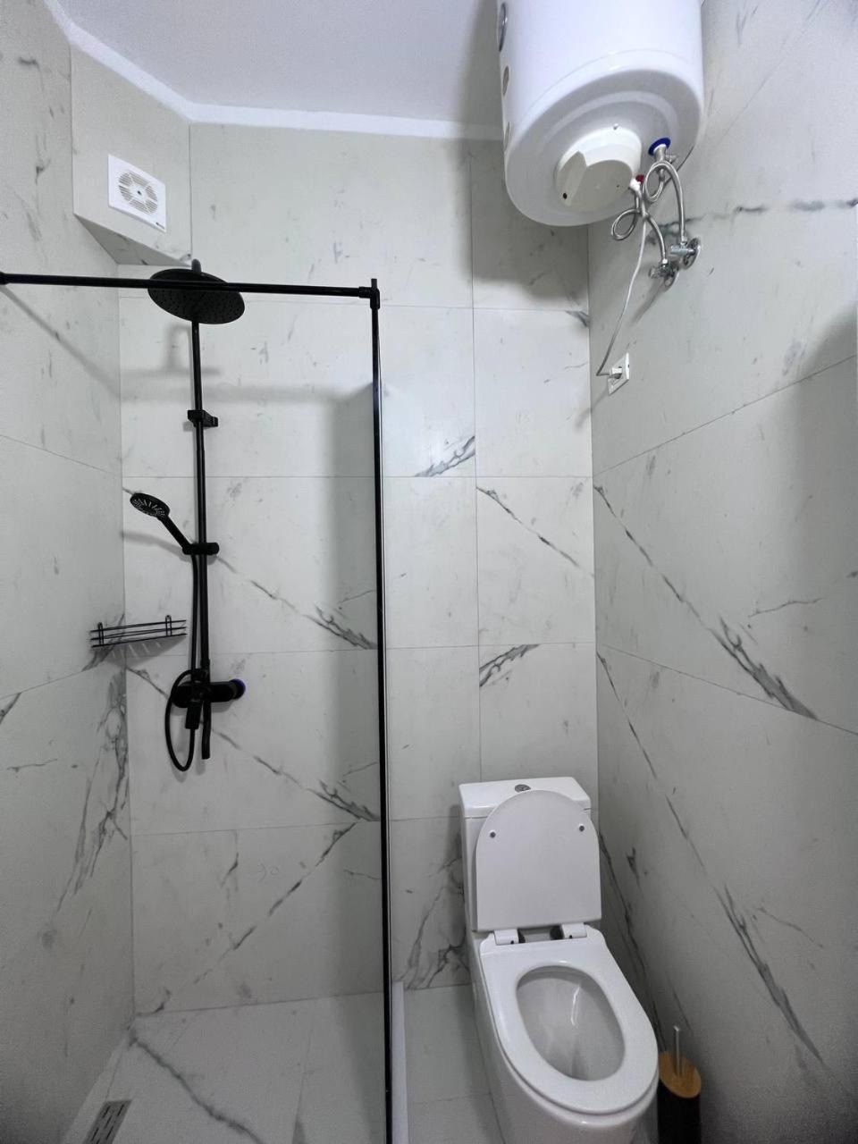 Cactus Apartments Durres Bagian luar foto