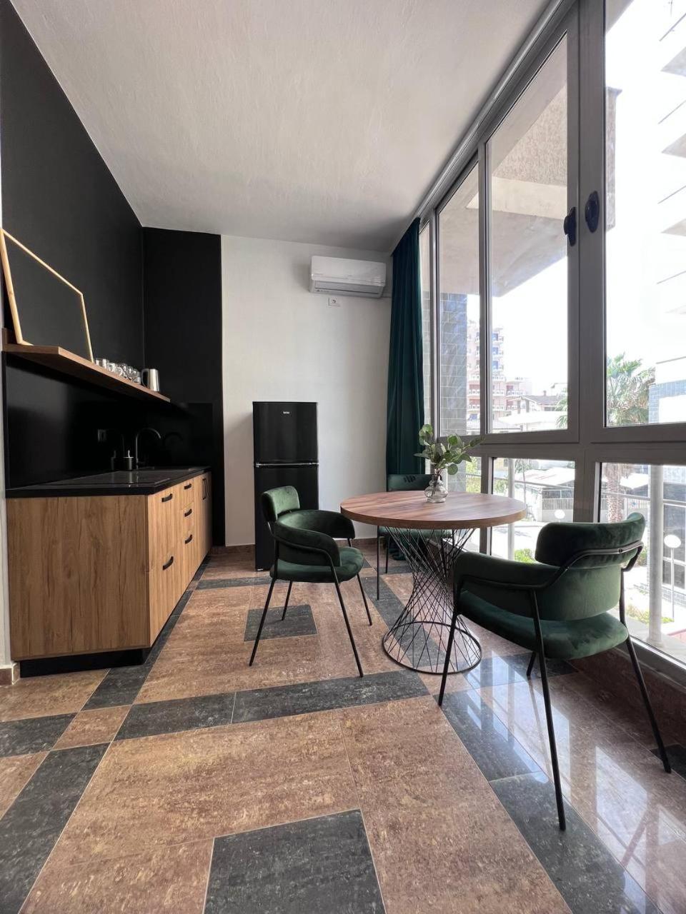 Cactus Apartments Durres Bagian luar foto
