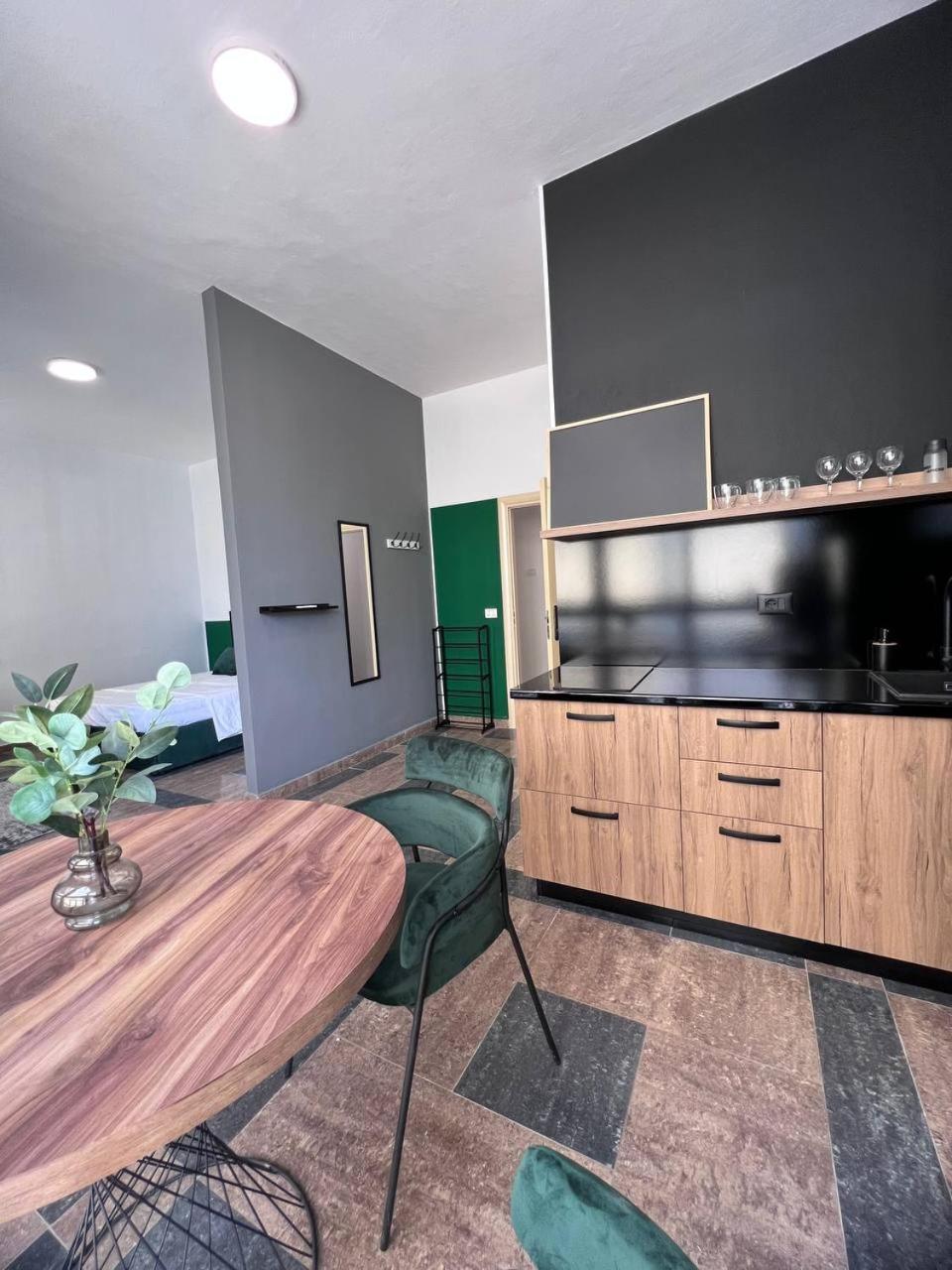 Cactus Apartments Durres Bagian luar foto