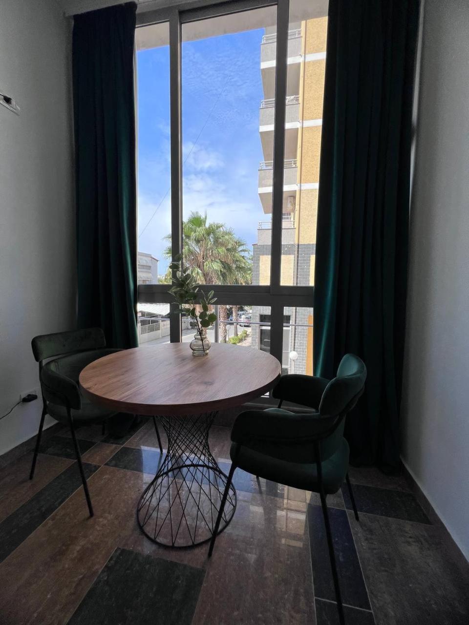 Cactus Apartments Durres Bagian luar foto