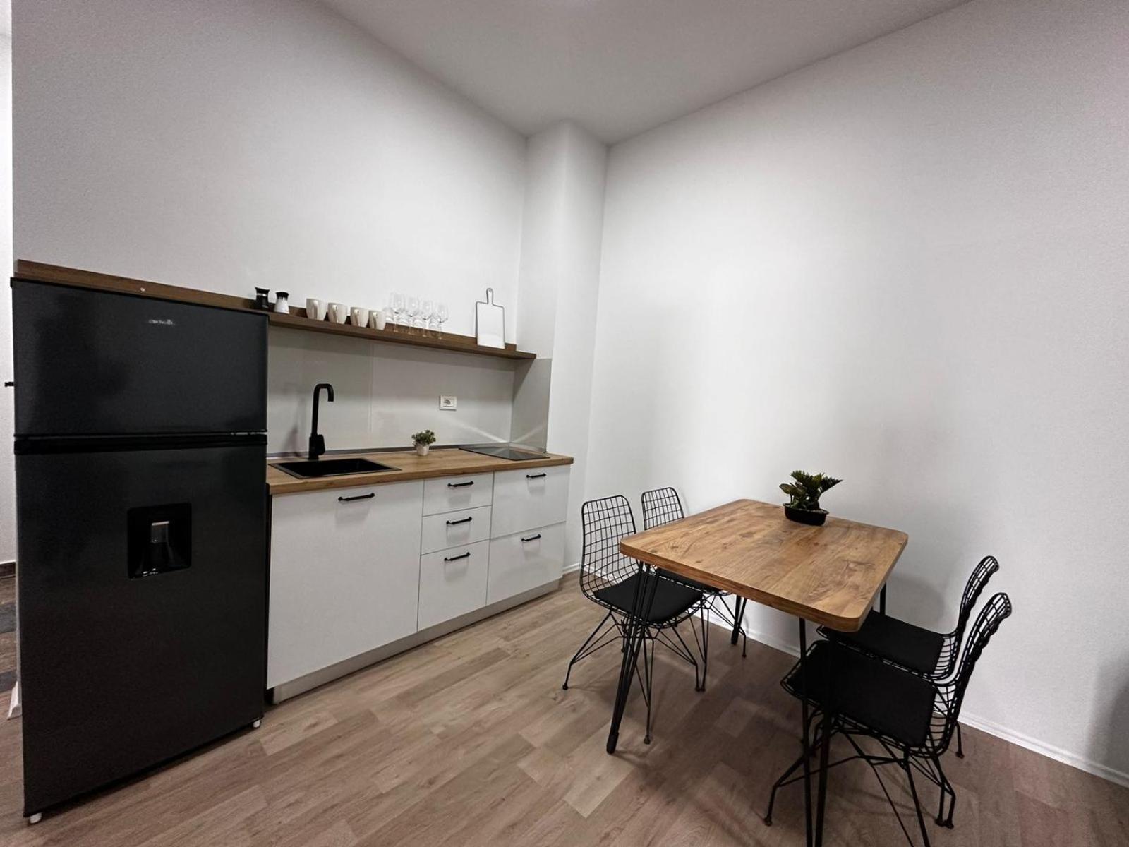 Cactus Apartments Durres Bagian luar foto