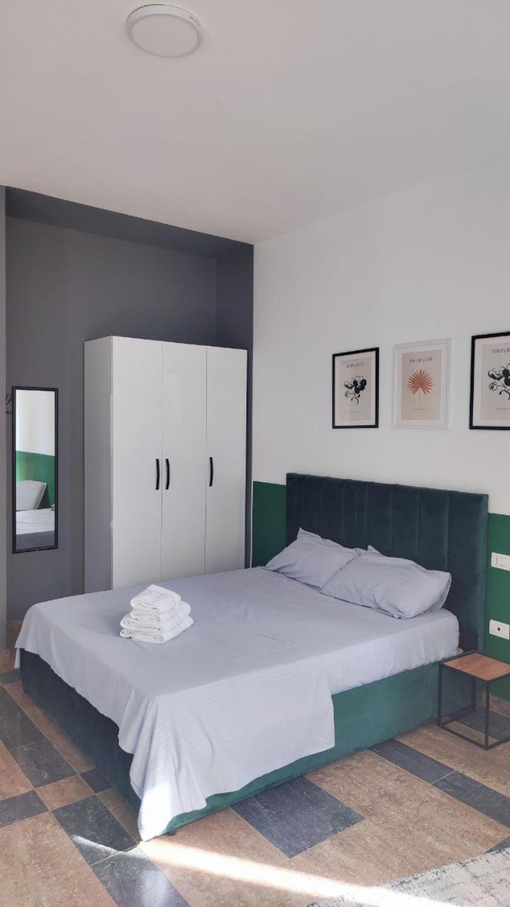 Cactus Apartments Durres Bagian luar foto