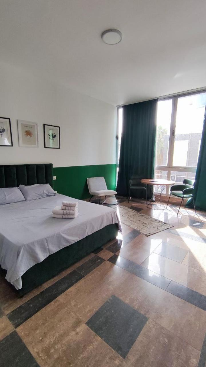 Cactus Apartments Durres Bagian luar foto